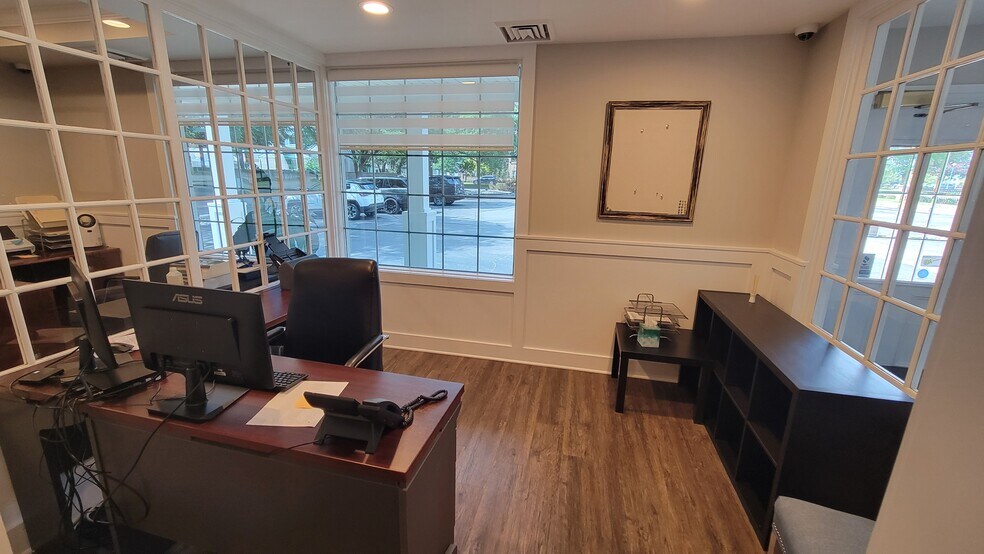 More Photos Of 39475 Ann Arbor Rd E, Plymouth Bank For Lease