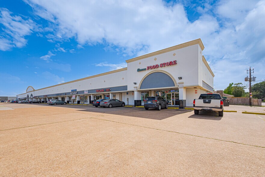 More Photos Of 8002-8138 Boone Rd, Houston Storefront For Lease