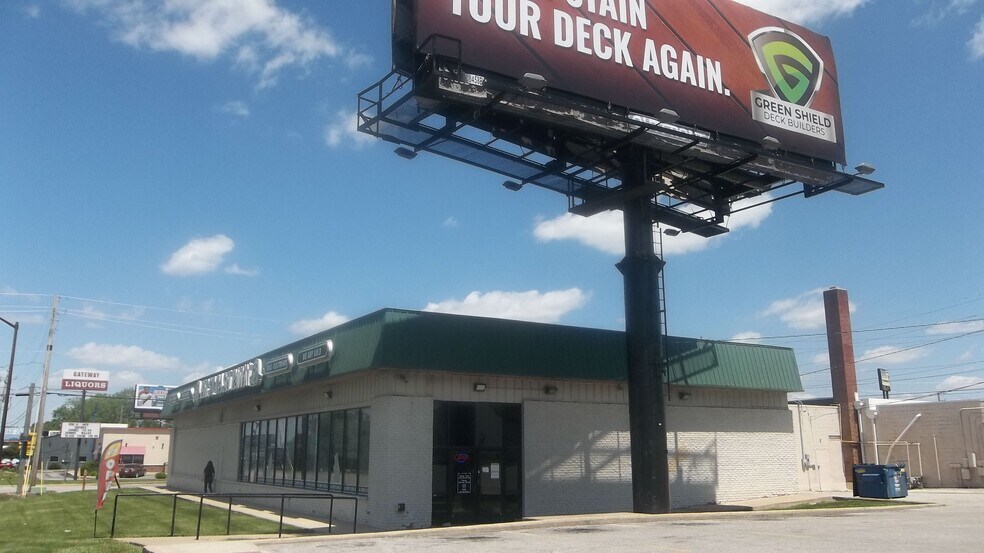 More Photos Of 3301 S East St, Indianapolis Flex For Sale