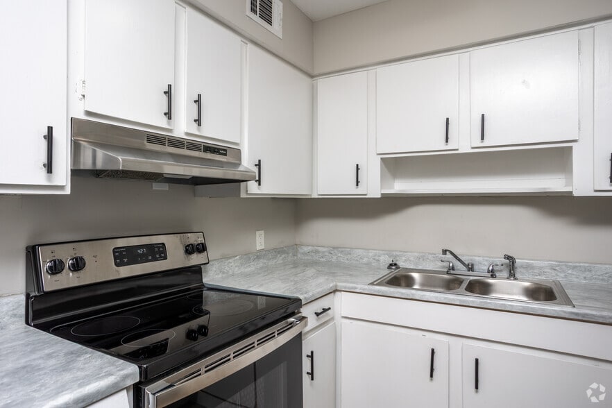 More Photos Of 4343 Victory Dr, Columbus Apartments For Sale