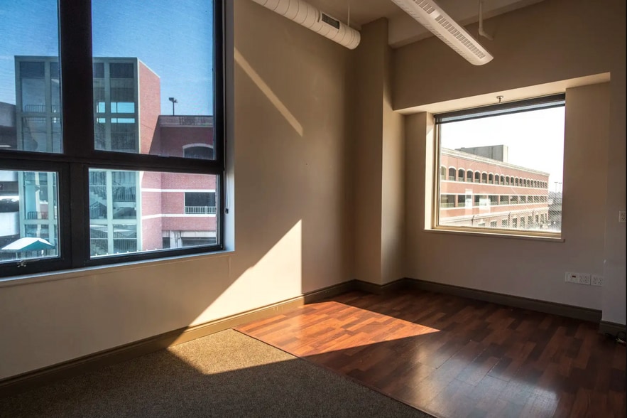 More Photos Of 125 S Kalamazoo Mall, Kalamazoo Office For Lease