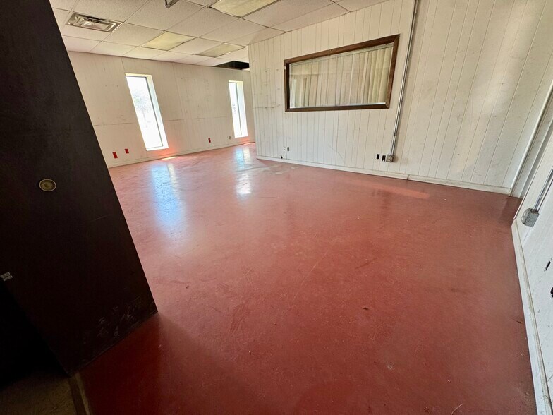 More Photos Of 200 W Stevenson Rd, Ottawa Manufacturing For Lease
