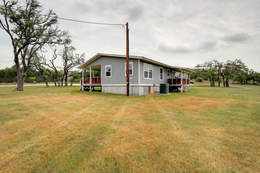 More Photos Of 4909 Bell Springs Rd, Dripping Springs Light Manufacturing For Sale