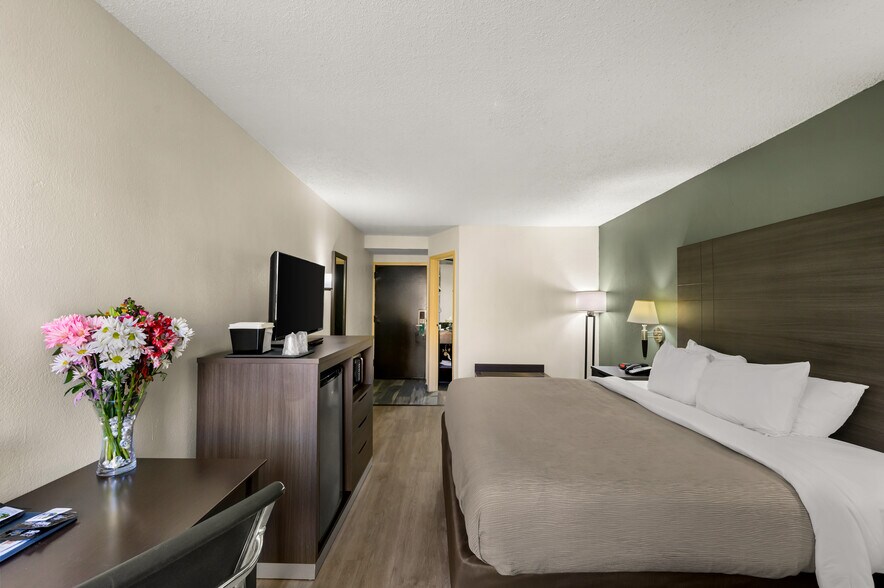 More Photos Of 500 W 29th St, North Little Rock Hotel For Sale