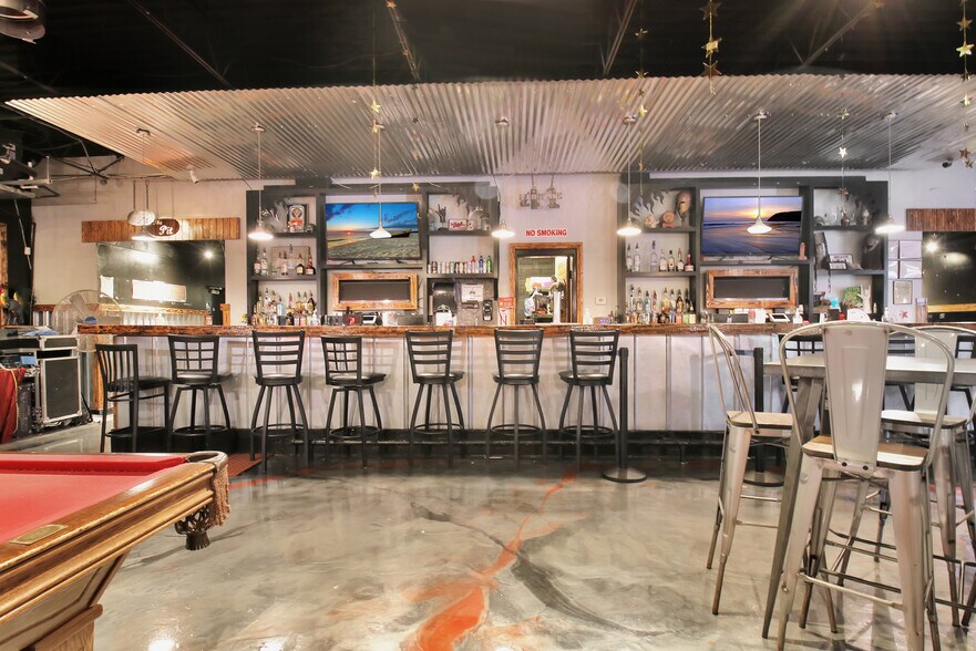 More Photos Of 7716 N Main St, Jonesboro Freestanding For Sale