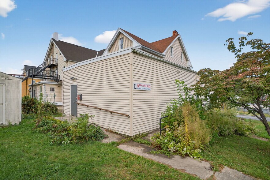 More Photos Of 1106 Broadway, Fountain Hill Office Residential For Sale