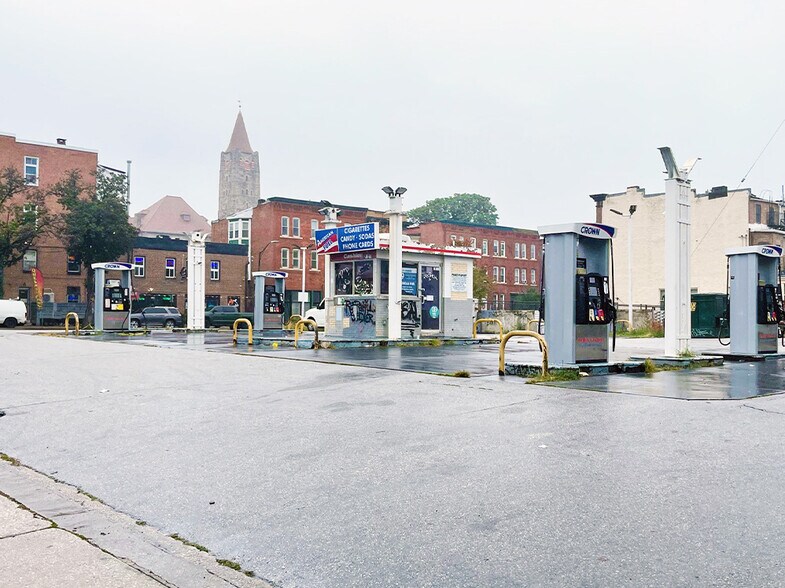 More Photos Of 2025 N Charles St, Baltimore Service Station For Sale