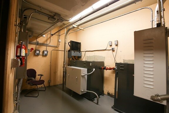 More Photos Of 5050 N 19th Ave, Phoenix Schools For Lease