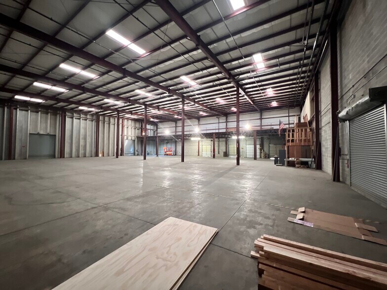 More Photos Of 450 E 2200 S, Salt Lake City Warehouse For Lease