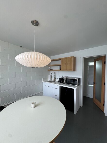 More Photos Of 1104-1106 S Seaward Ave, Ventura Storefront For Lease