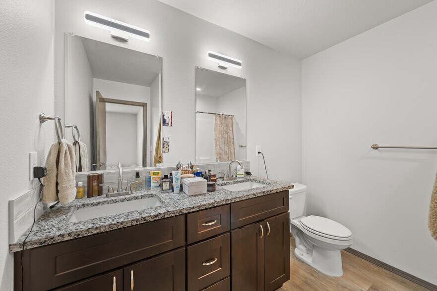 More Photos Of 419 E E St, Deer Park Multifamily For Sale