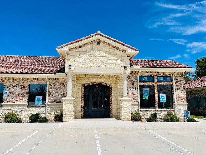 More Photos Of 4957 Golden Triangle Blvd, Fort Worth Medical For Lease