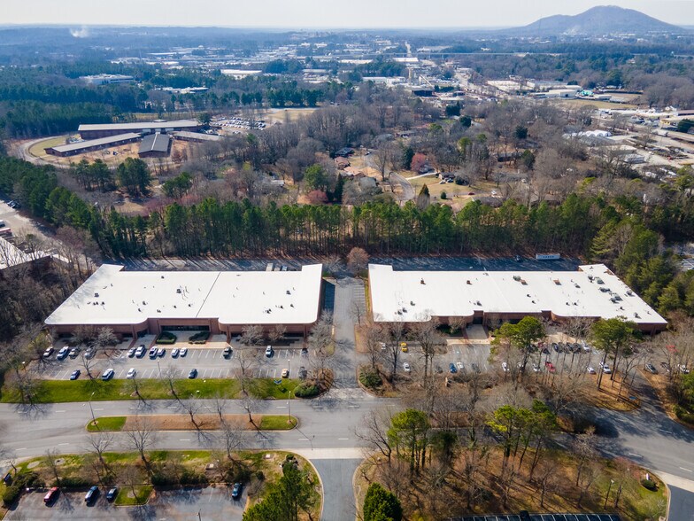 More Photos Of 1841 W Oak Pky, Marietta Warehouse For Lease