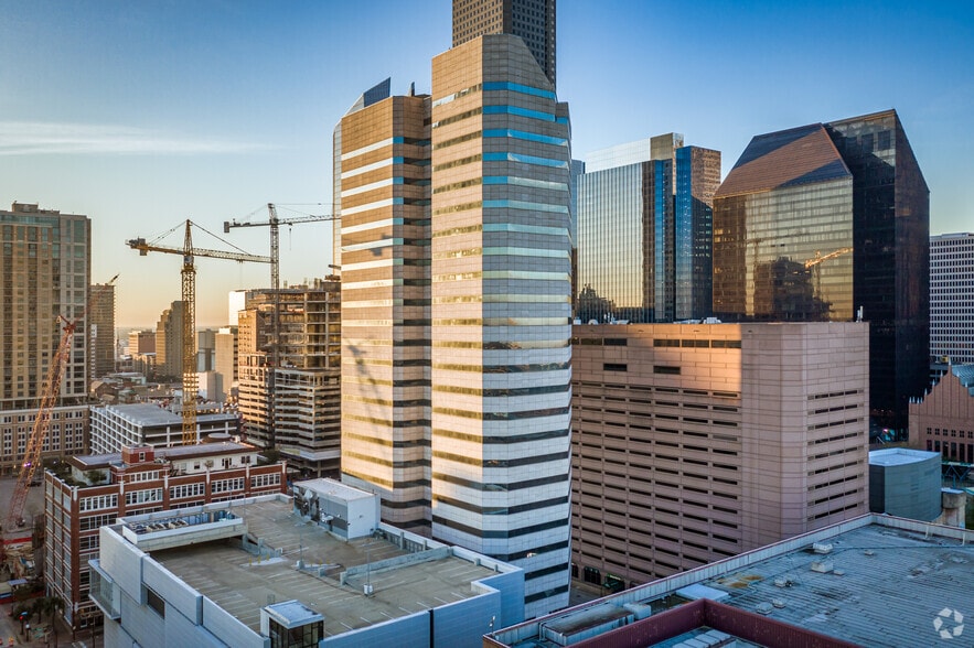 More Photos Of 440 Louisiana St, Houston Office For Lease