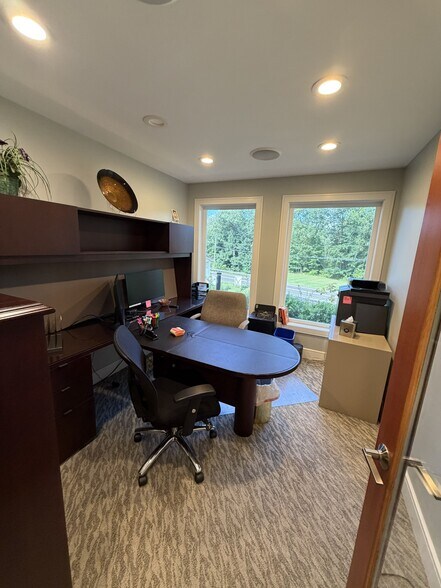 More Photos Of 1570 Boston Post Rd, Guilford Office For Lease