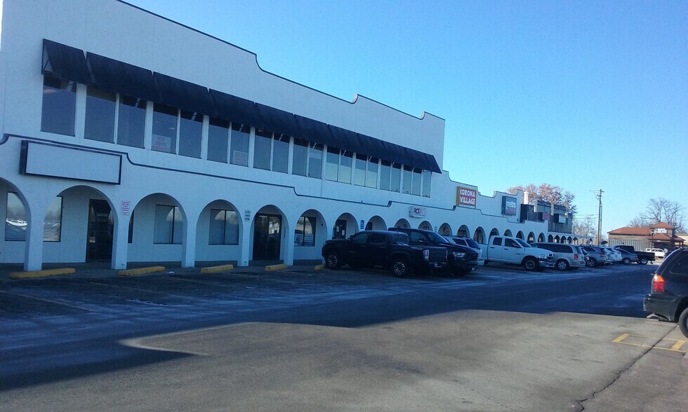 Primary Photo Of 25-35 E Fairview Ave, Meridian General Retail For Lease