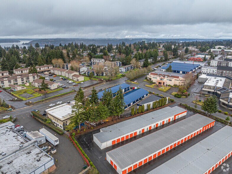More Photos Of 2415 70th Ave W, University Place Self Storage For Lease