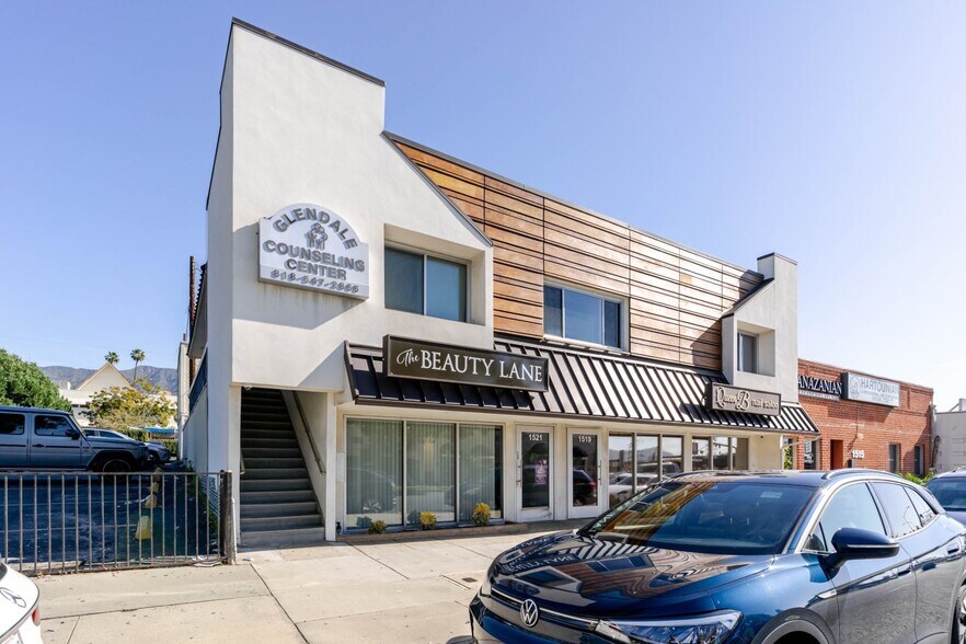 More Photos Of 1519-1521 W Glenoaks Blvd, Glendale Storefront Retail Residential For Lease