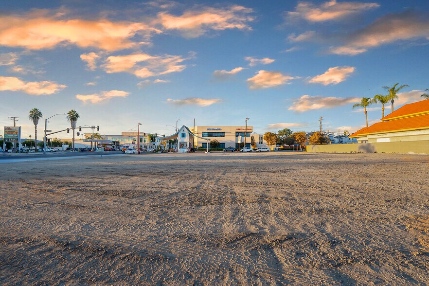 More Photos Of 305 S Main St, Orange Land For Lease