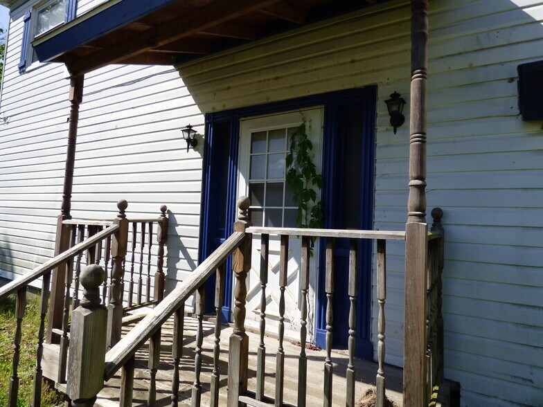 More Photos Of 1337 Steuben St, Pittsburgh Bar For Sale