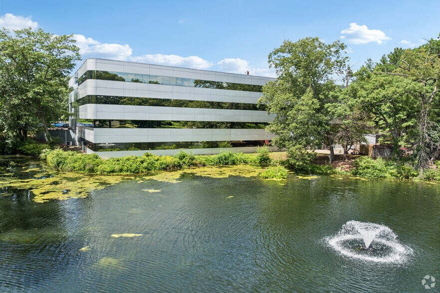 More Photos Of 2 Waterside Crossing, Windsor Office For Sale