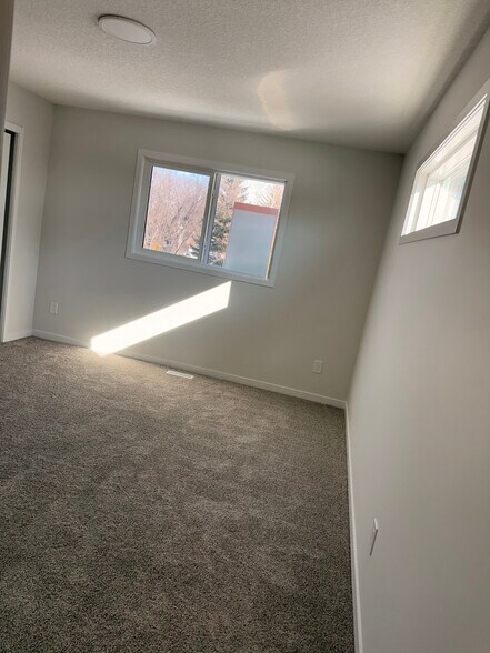 More Photos Of 13012 120 St NW, Edmonton Apartments For Sale