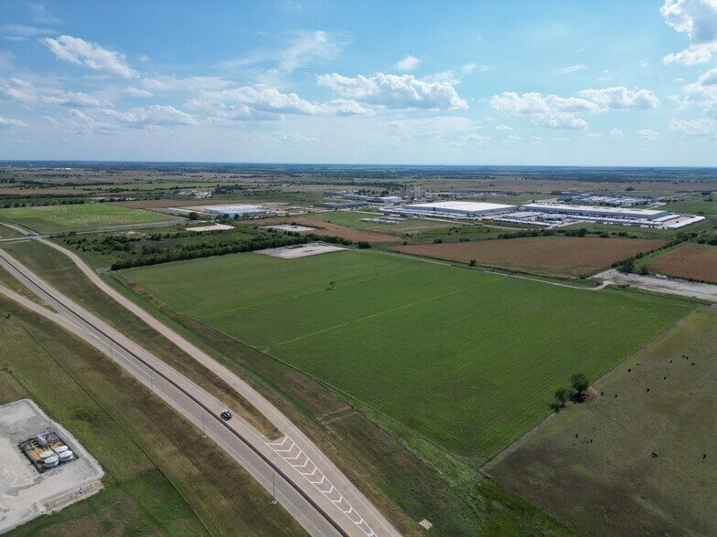 More Photos Of 2501 County Road 902, Joshua Land For Sale