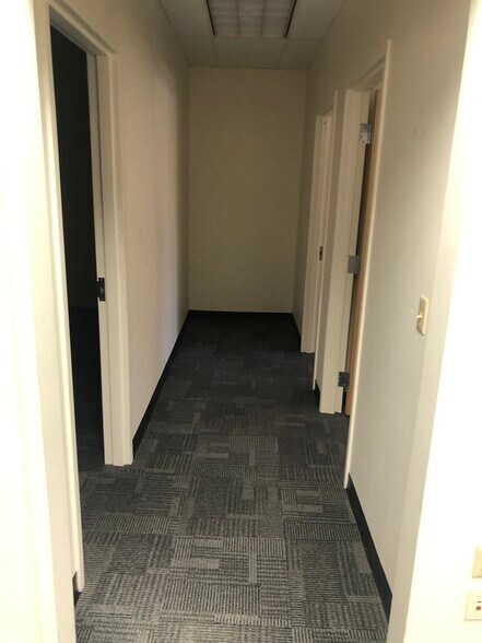 More Photos Of 376 Hollywood Ave, Fairfield Freestanding For Lease