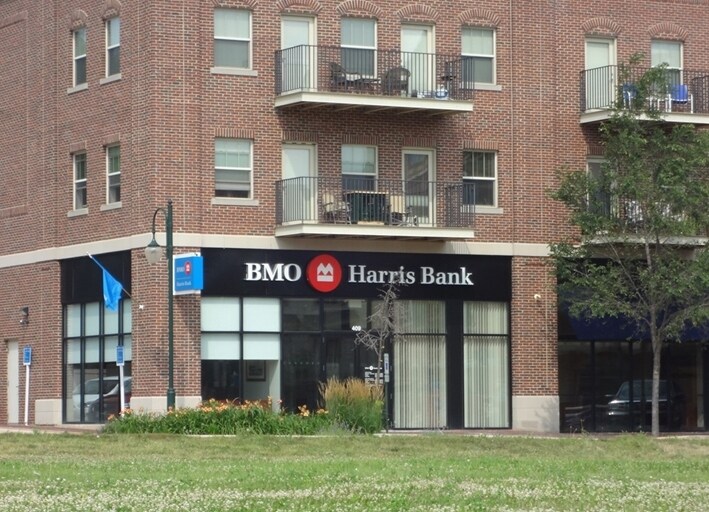 More Photos Of 409 S 1st St, St Charles Bank For Lease