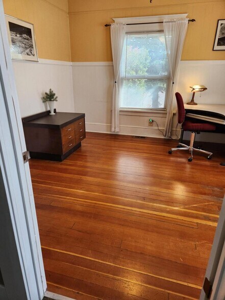 More Photos Of 325 S 5th St, Klamath Falls Medical For Sale