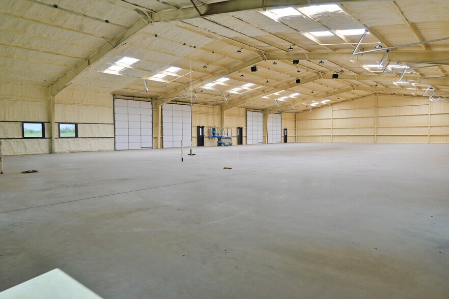 More Photos Of 11653 FM917, Alvarado Warehouse For Lease
