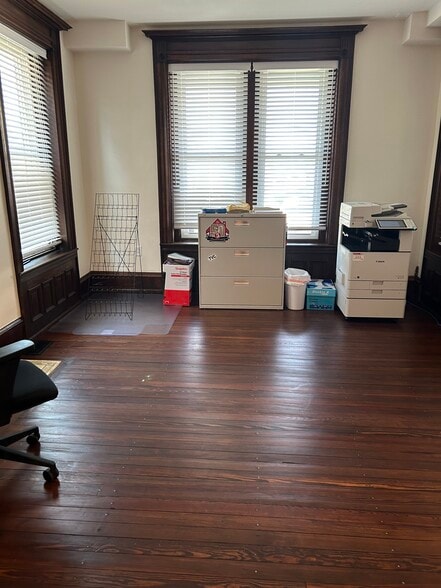More Photos Of 208 W Penn Ave, Wernersville Office Residential For Lease