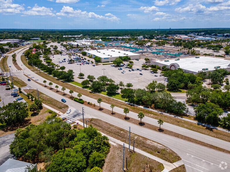 More Photos Of 1441 Tamiami Trl, Port Charlotte Department Store For Sale