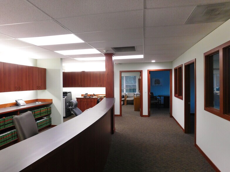 More Photos Of 3316 Fuhrman Ave E, Seattle Office For Lease