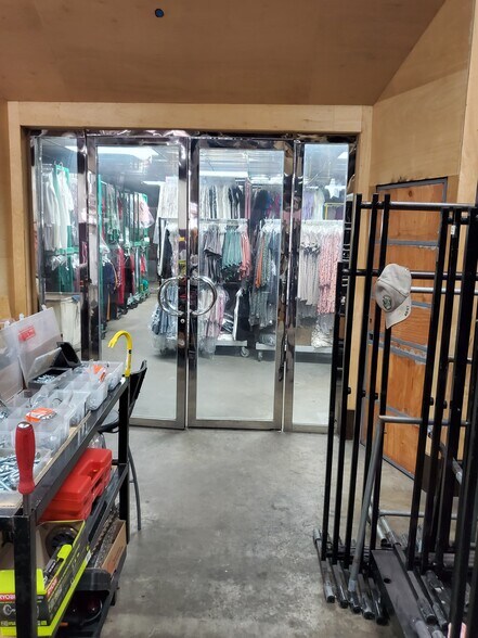 More Photos Of 777 E 14th Pl, Los Angeles Warehouse For Sale