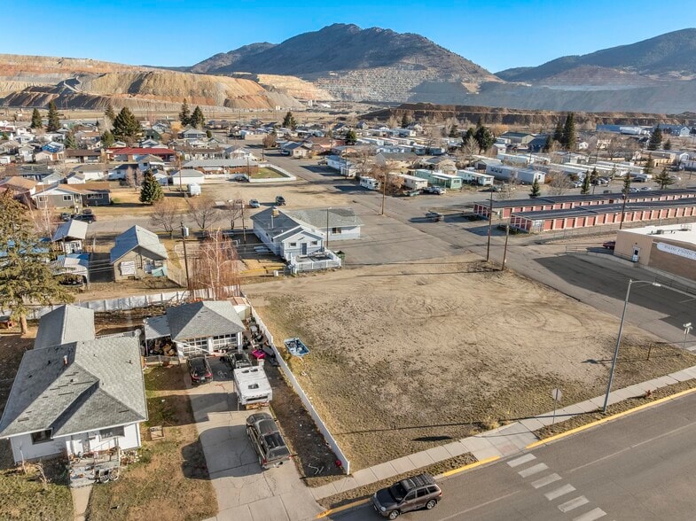 More Photos Of 2740 Elm St, Butte Bar For Sale