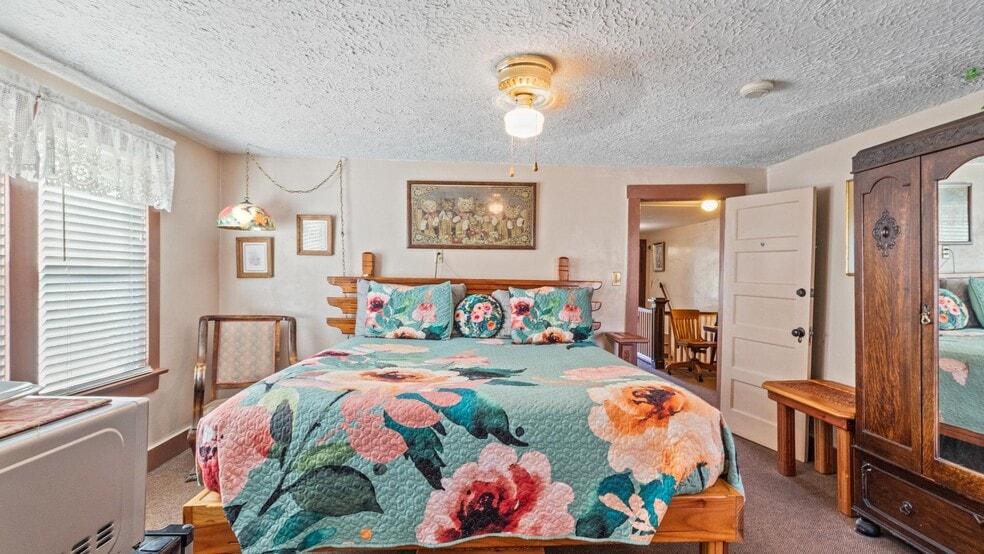 More Photos Of 295 N Main St, Glendale Hospitality For Sale
