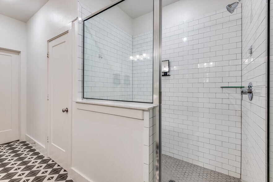 More Photos Of 2513 El Camino Ln, Dallas Specialty For Sale