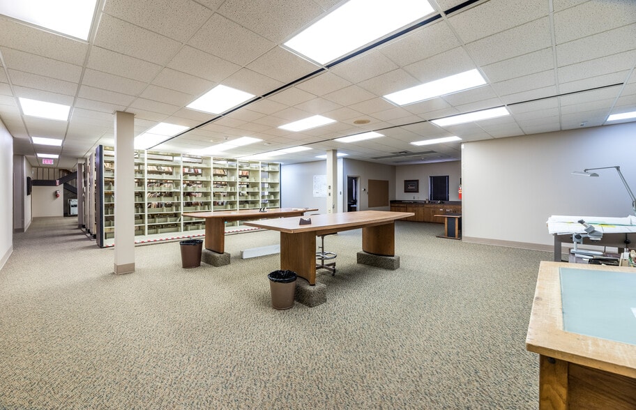 More Photos Of 208 E Houston St, Beeville Office For Sale