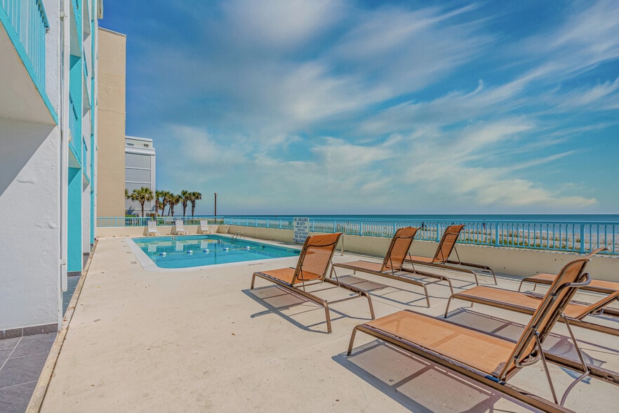 More Photos Of 1901 S Ocean Blvd, Myrtle Beach Hotel For Sale