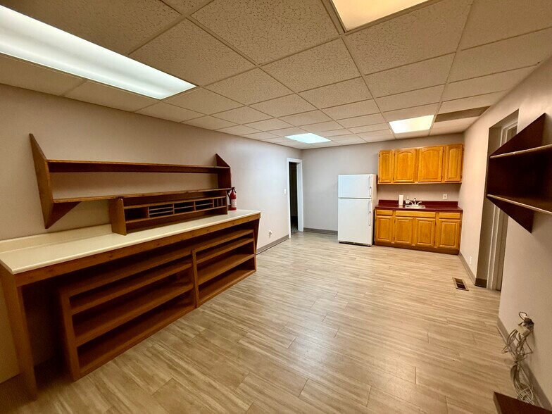 More Photos Of 108 S Main St, Madisonville Office Residential For Sale
