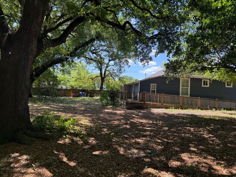 More Photos Of 1935 Cosgrove Ave, North Charleston Office For Sale