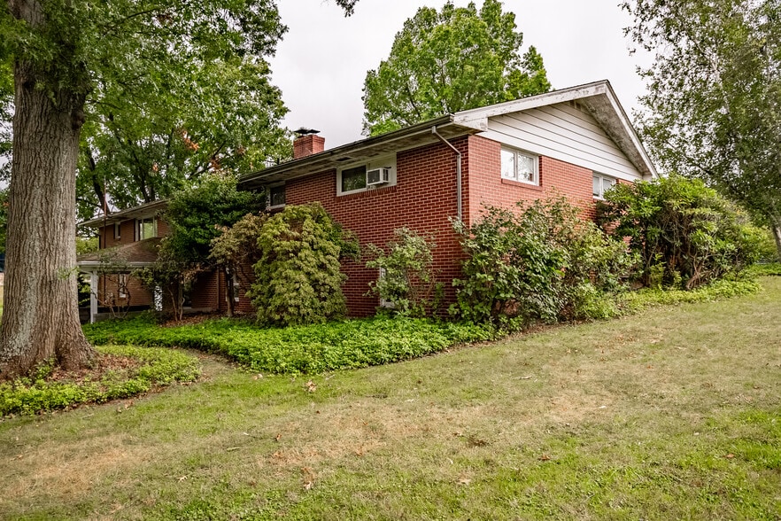 More Photos Of 519 N Hermitage Rd, Hermitage Office Residential For Sale