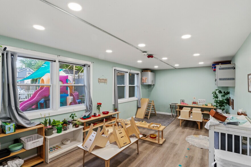 More Photos Of 248 Loudoun St SW, Leesburg Daycare Center For Lease