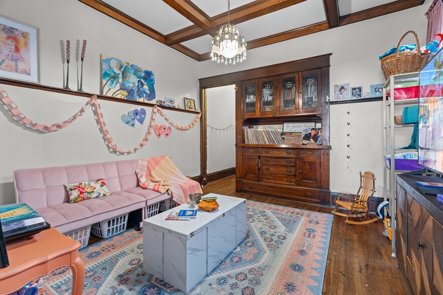 More Photos Of 583 Holly Ave, Saint Paul Apartments For Sale