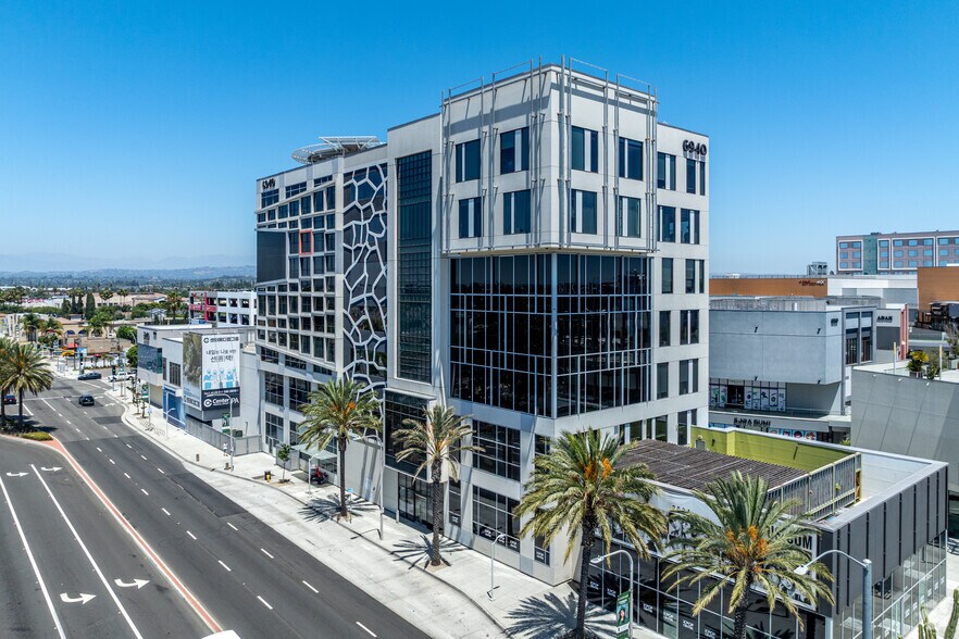 More Photos Of 6940 Beach Blvd, Buena Park Office For Lease