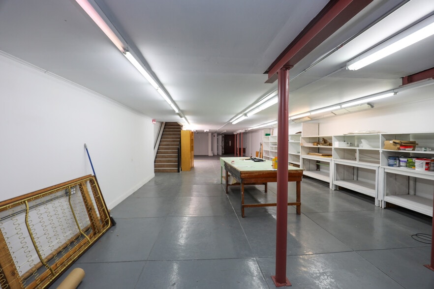 More Photos Of 328 Wall St, Kingston Storefront Retail Office For Lease
