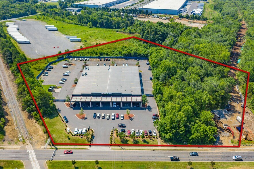 More Photos Of 10421 S Tryon St, Charlotte Auto Repair For Sale