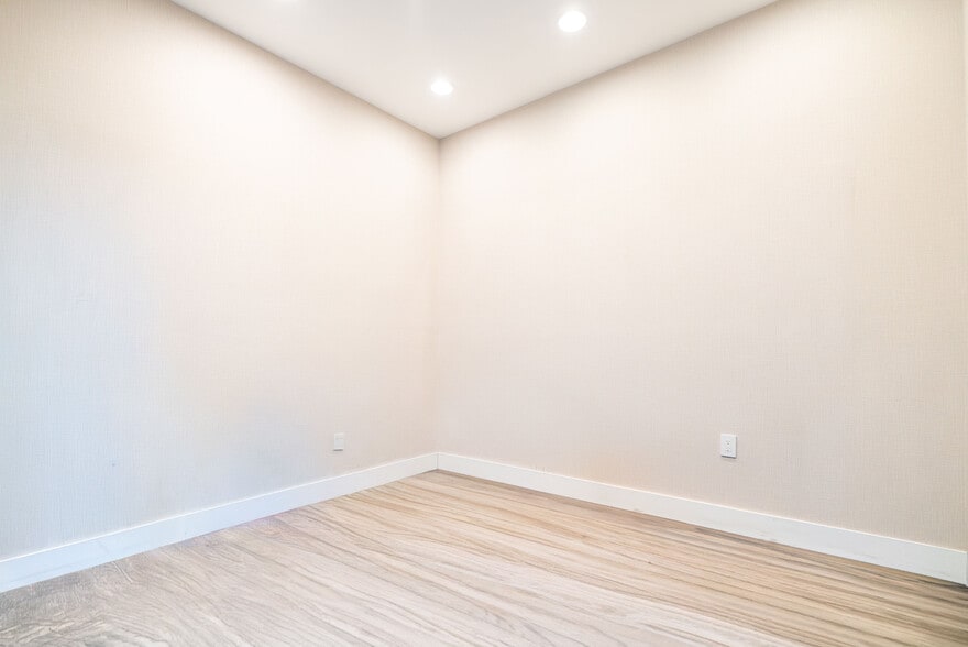 More Photos Of 2047 NW 24th Ave, Miami Warehouse For Sale