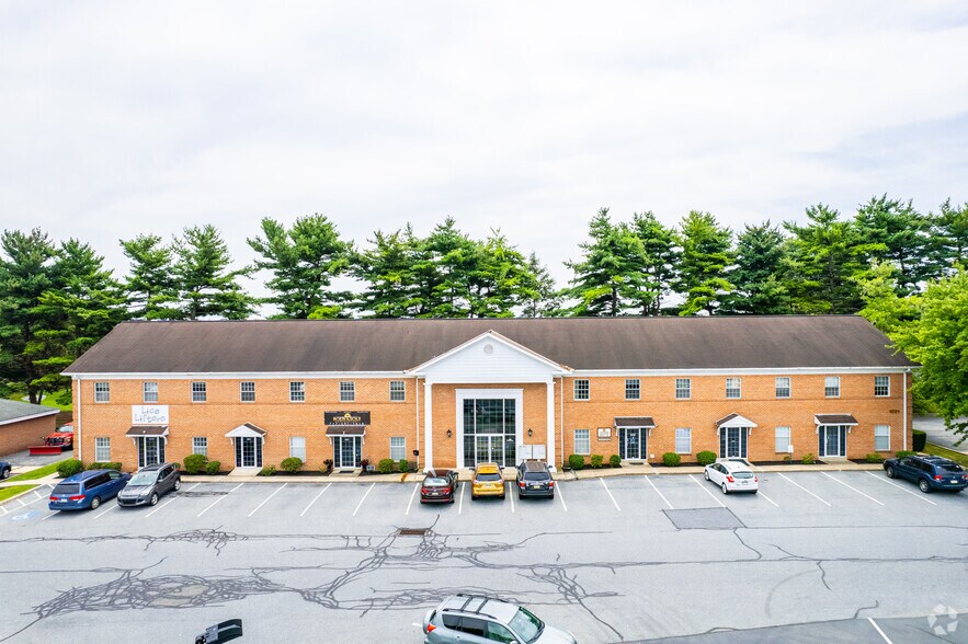 More Photos Of 1821 Oregon Pike, Lancaster Office For Sale